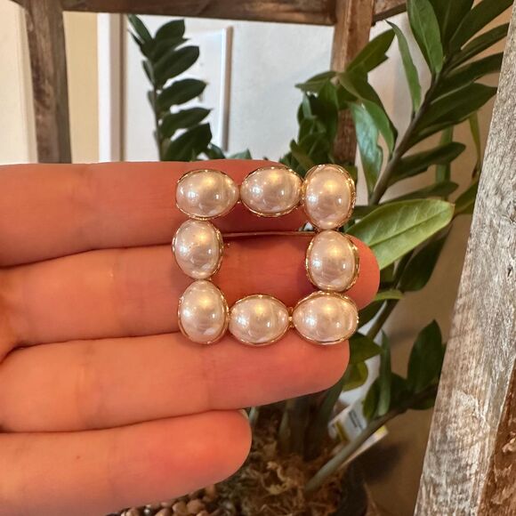 Vintage gold tone and pearl square brooch - Picture 2 of 3